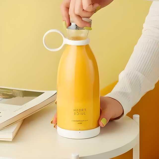 Travel Portable Mini Juice Blender - USB Rechargeable, Lightweight Personal Juicer Bottle